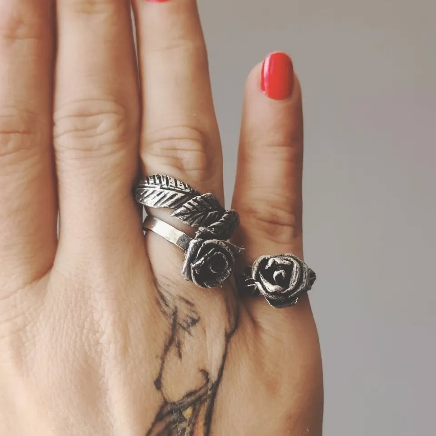 MYSTIC ROSE SILVER RING II