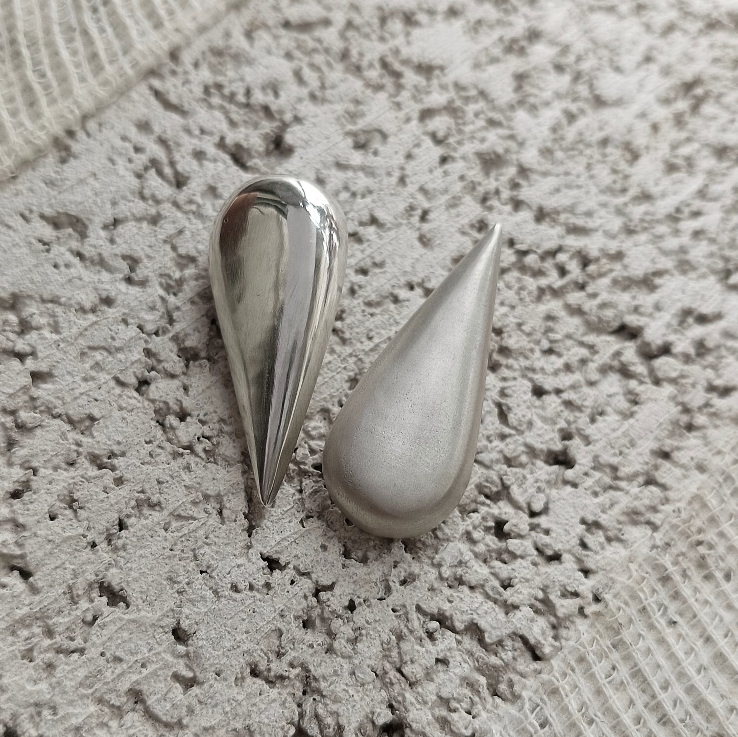 DROPS SILVER EARRINGS