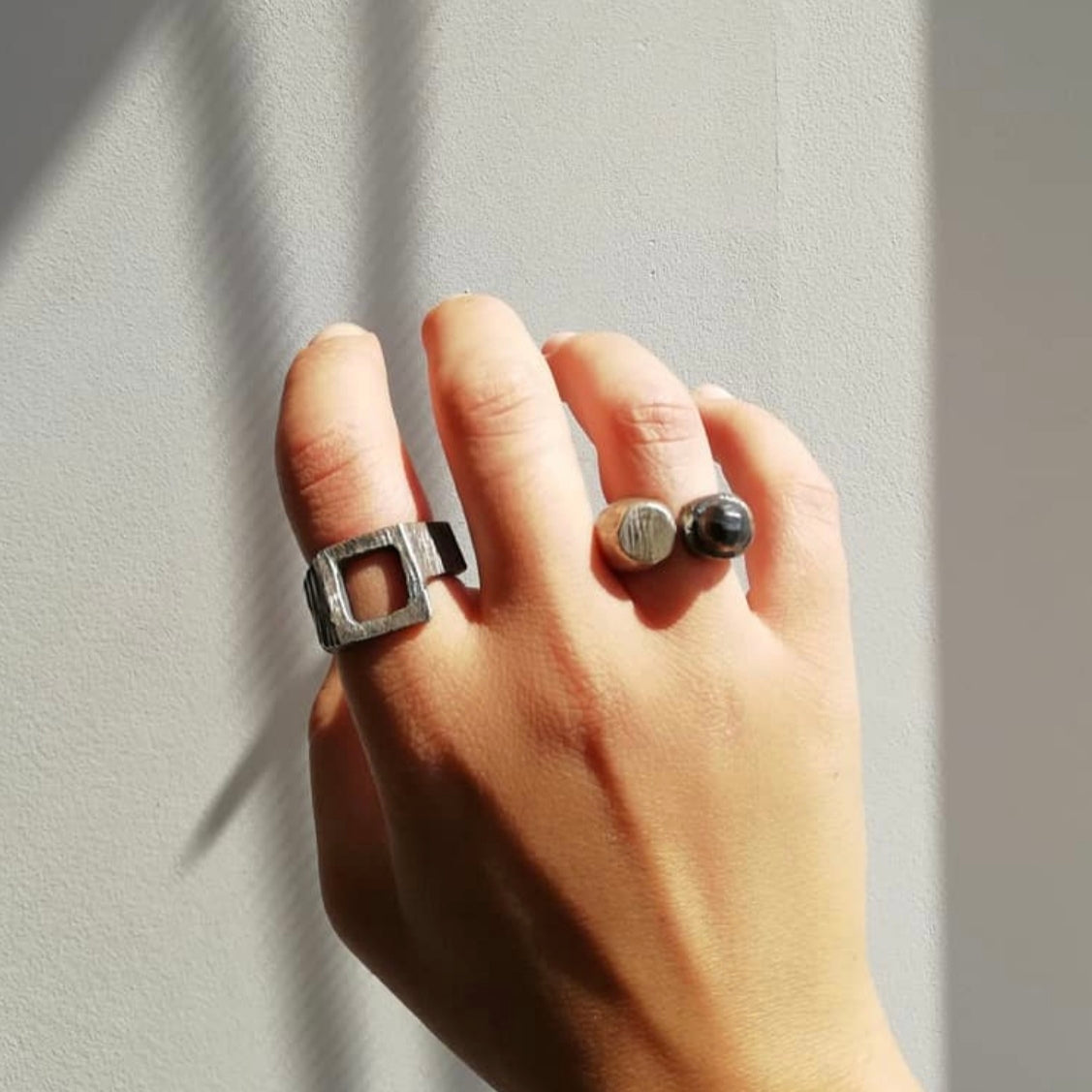 WINDOW SILVER RING