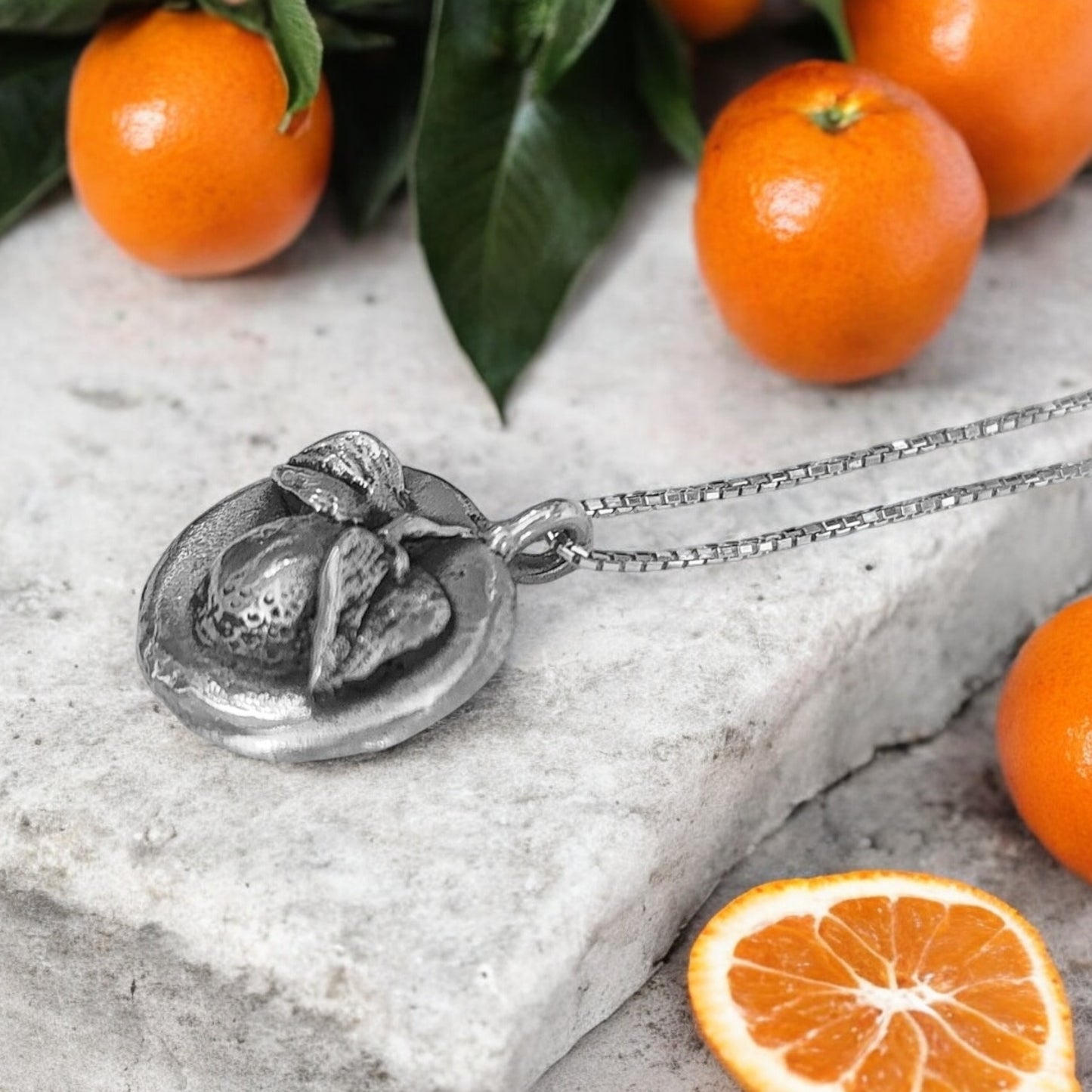 ORANGE SILVER NECKLACE