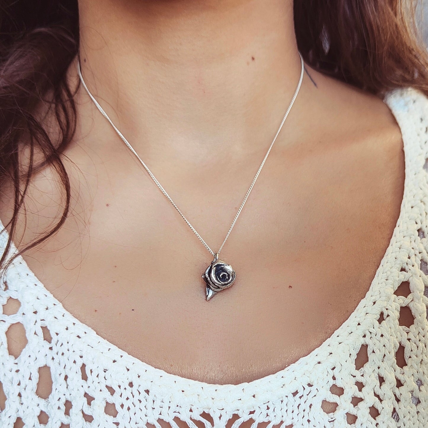 ROSE SILVER NECKLACE