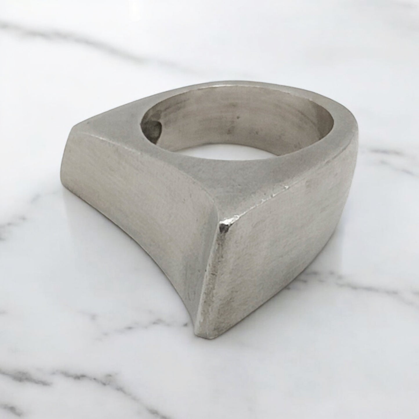 CURVE SILVER RING