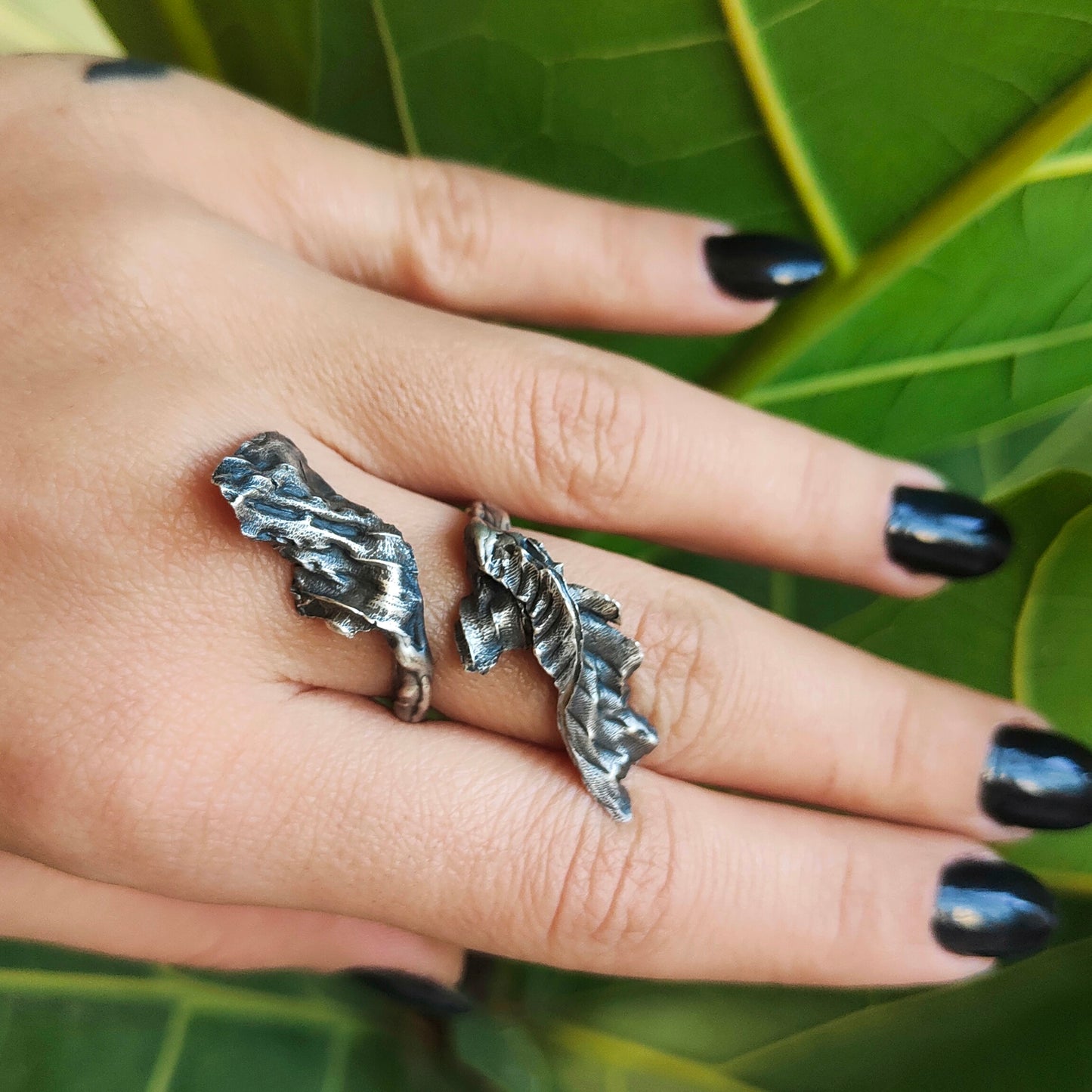 MAGIC LEAVES SILVER RING