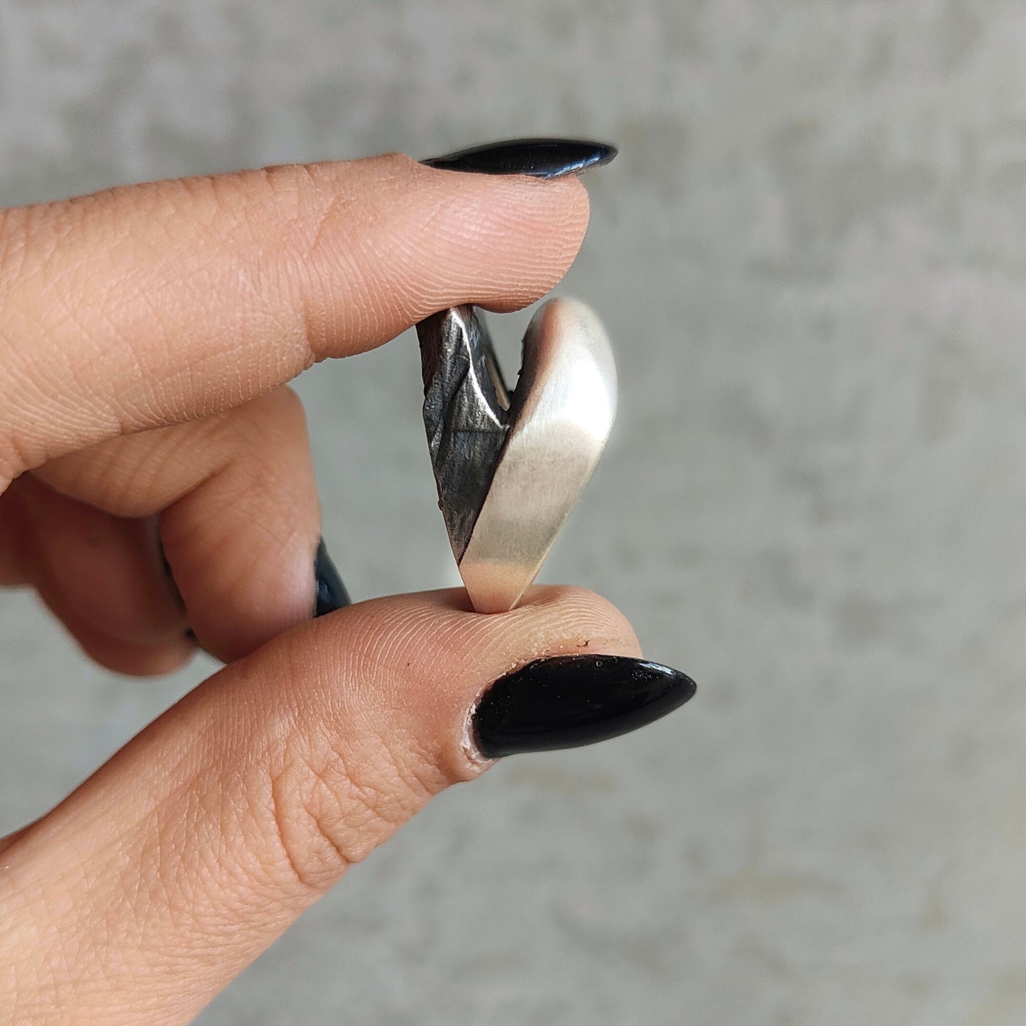 BROKEN HEART SILVER RING