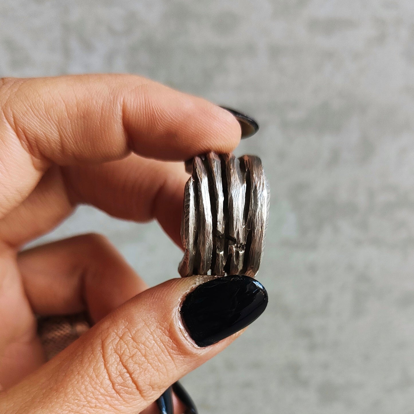 STRIPED BAND SILVER RING