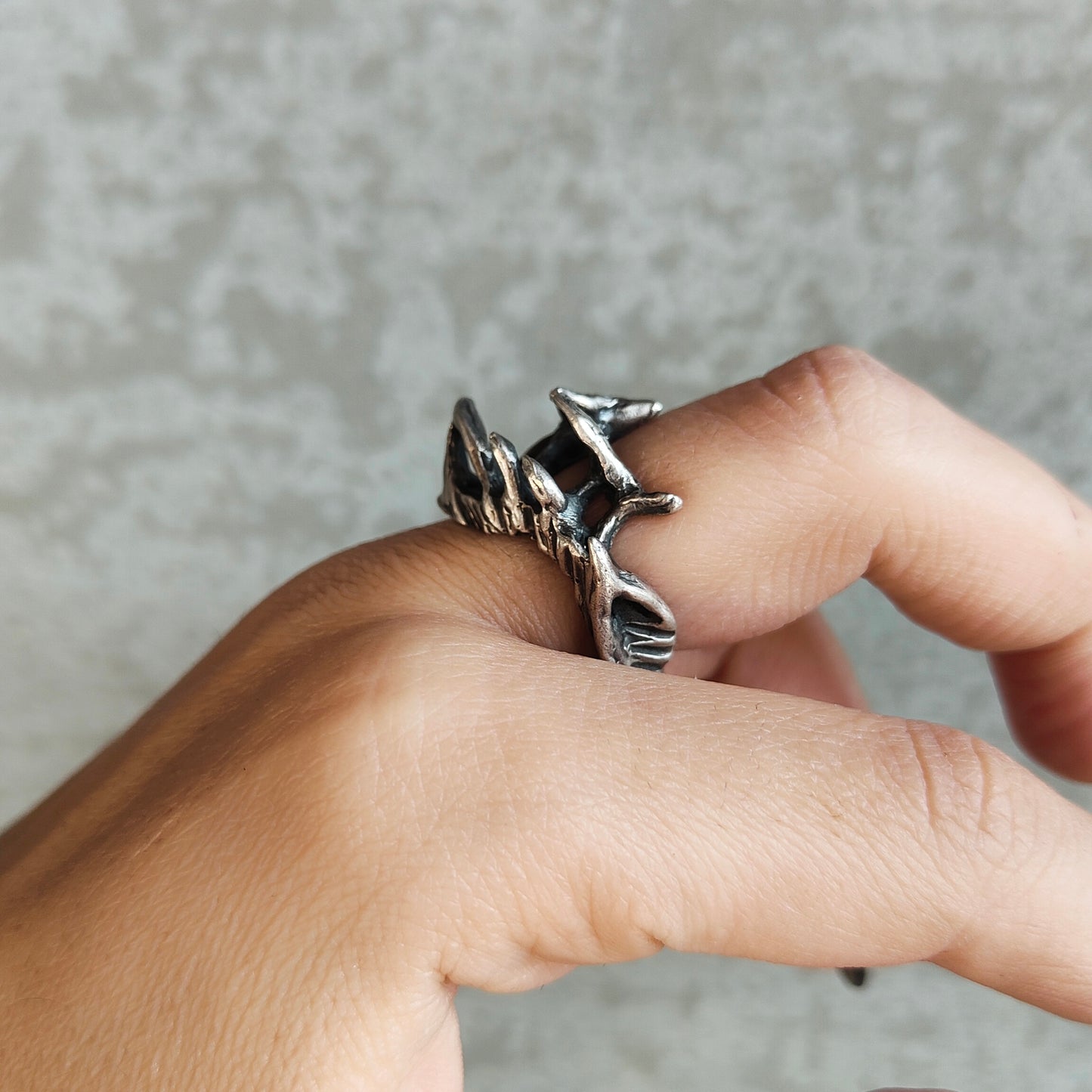 MYSTIC TREE SILVER RING