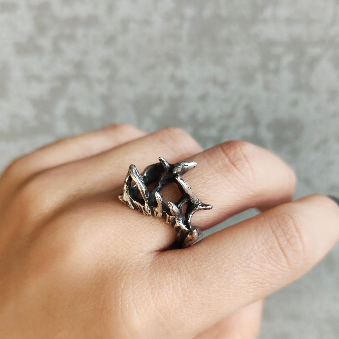 MYSTIC TREE SILVER RING