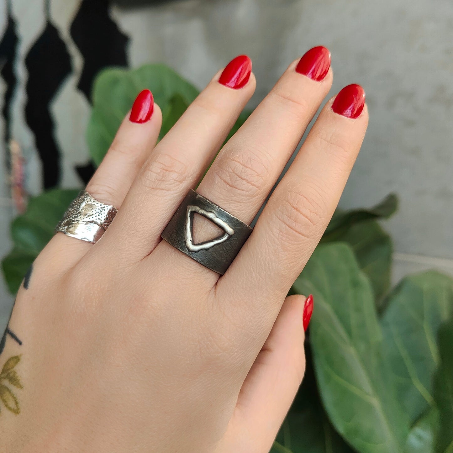 TRIANGLE SILVER RING