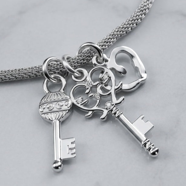 ONE-OFF SILVER PLATED NECKLACE
