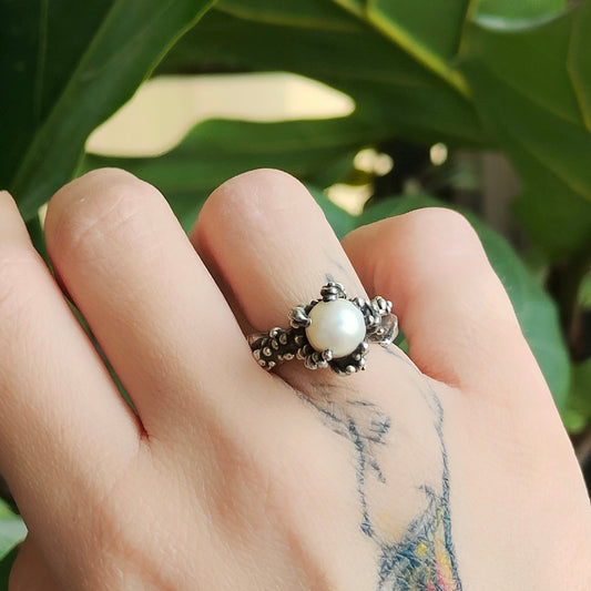 ONE-OFF PEARL SILVER RING