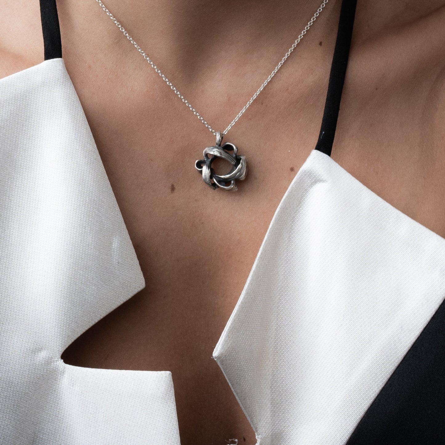 RUTA SILVER NECKLACE