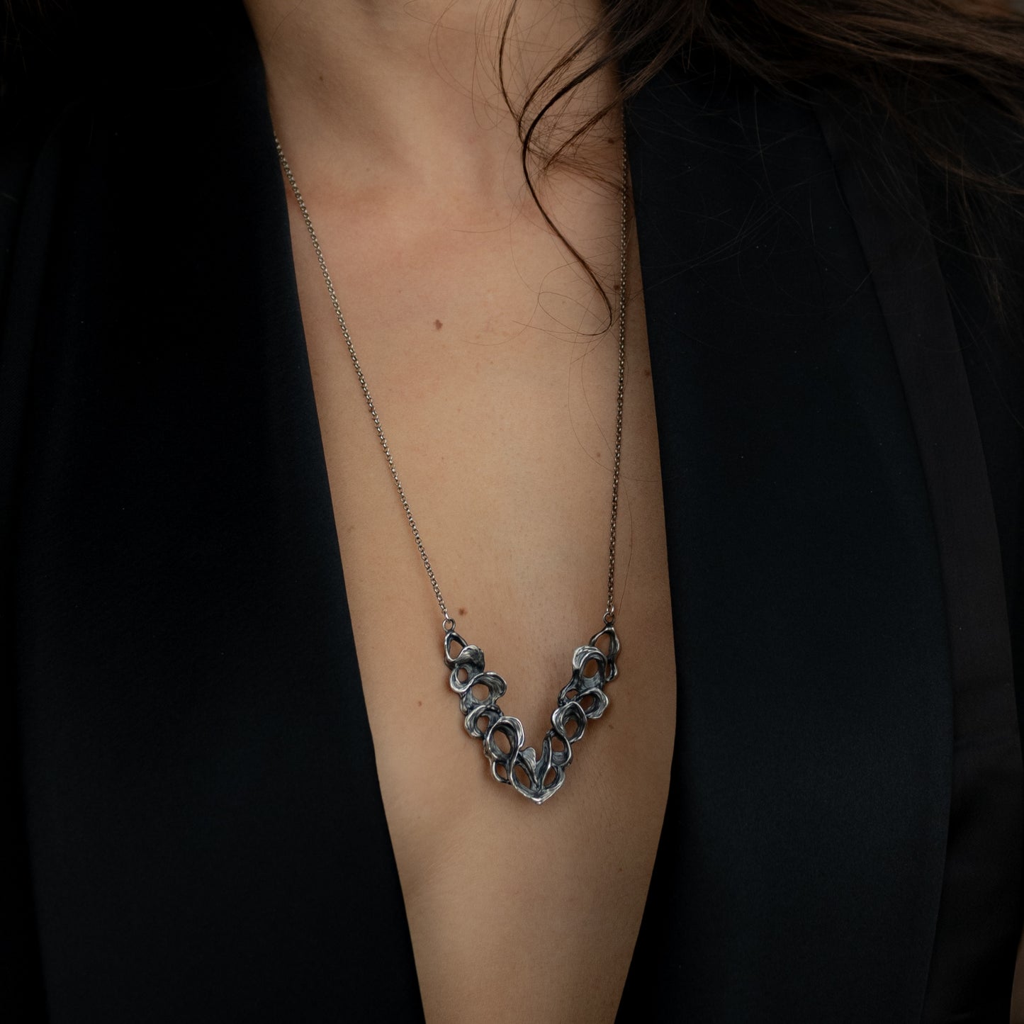 IRIS SILVER NECKLACE