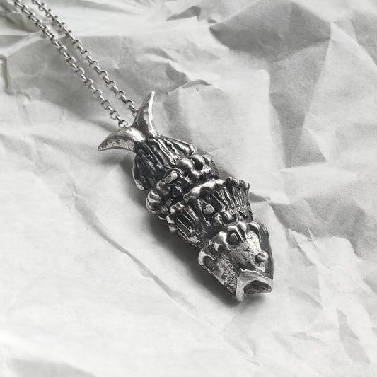 WIGGLEFISH SILVER NECKLACE