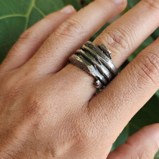 STRIPED BAND SILVER RING