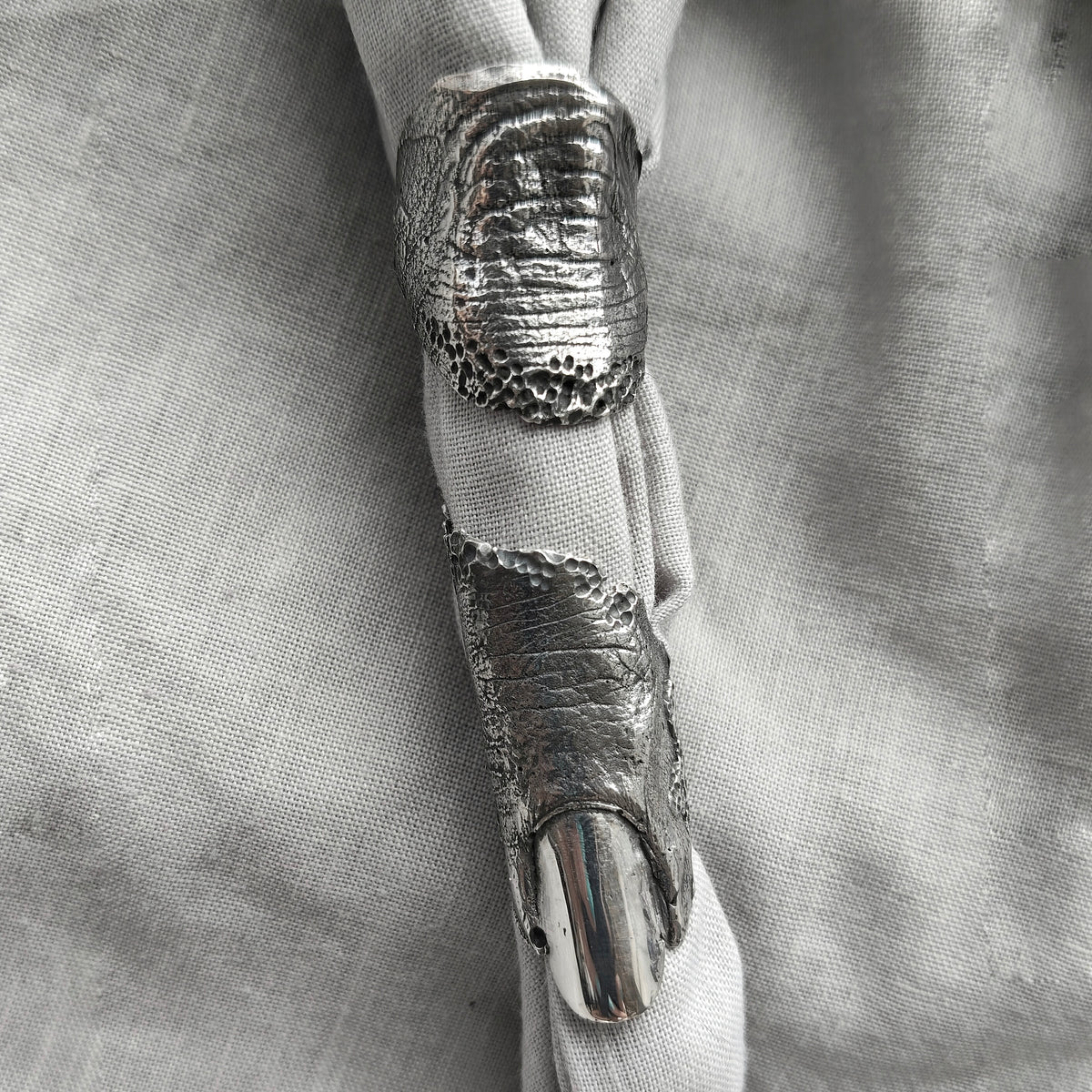FINGER CAST SILVER RING