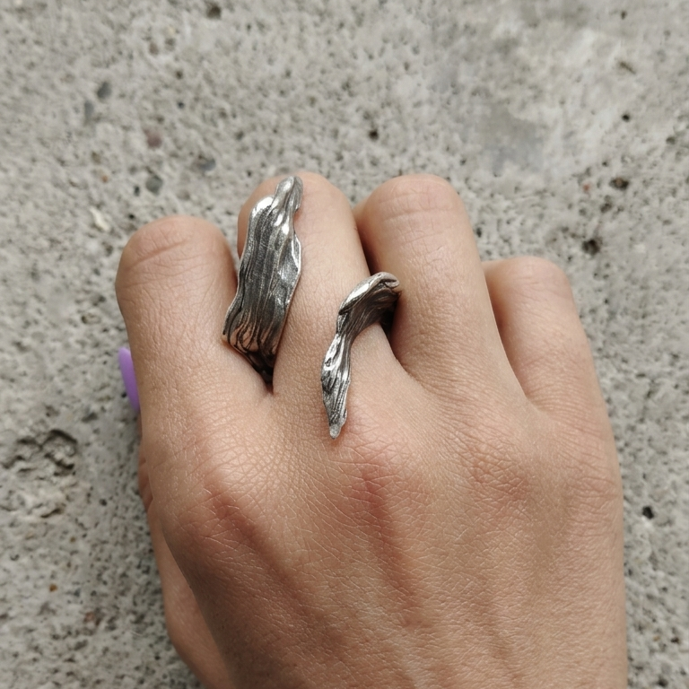ONE-OFF SILVER PLATED RING 6