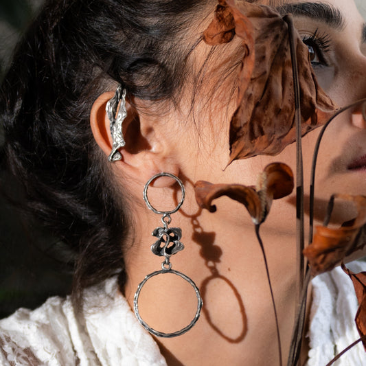 PISTIL SILVER EARRING